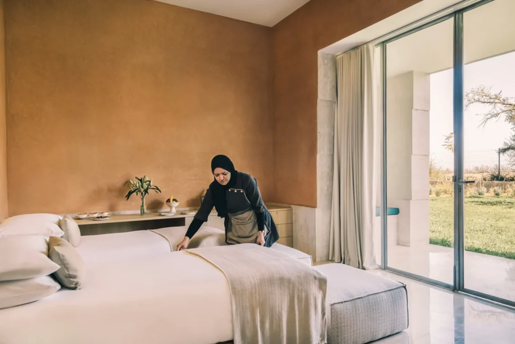 Twin-bed-room-scaled